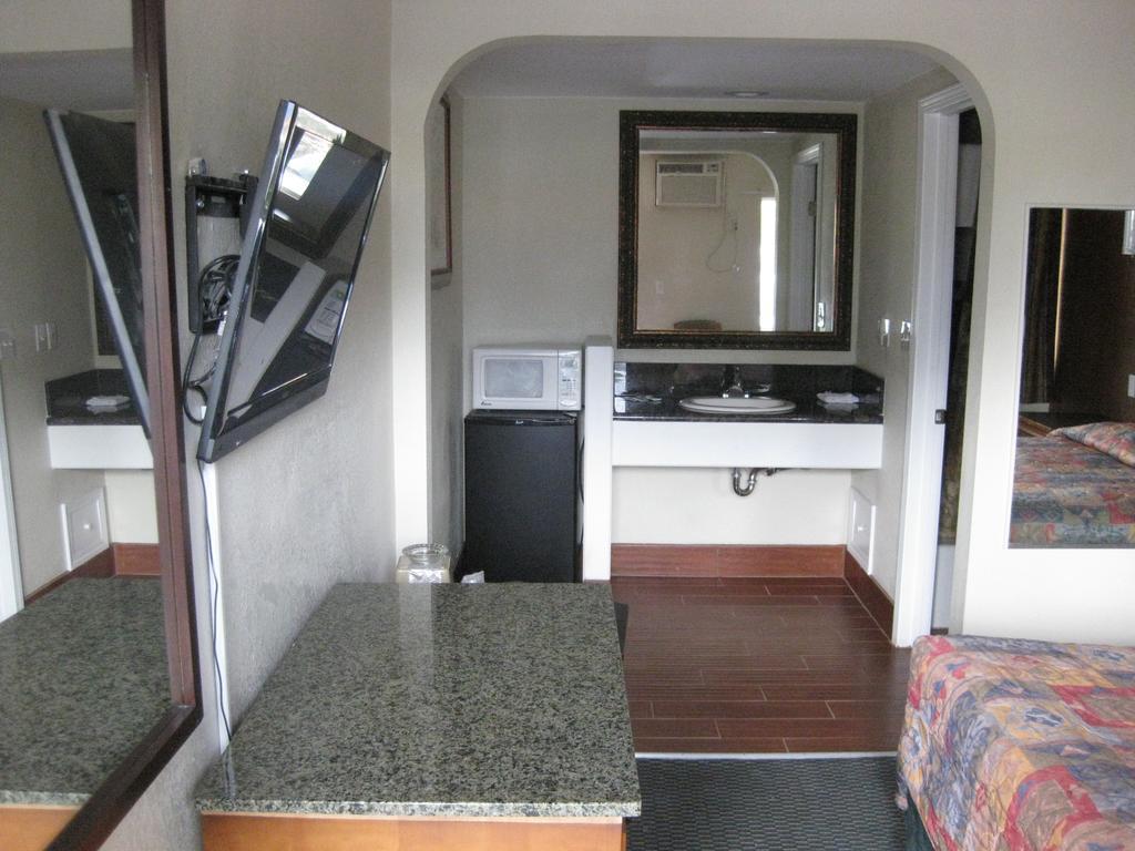 Sunshine Motel Сан Бернардино Екстериор снимка